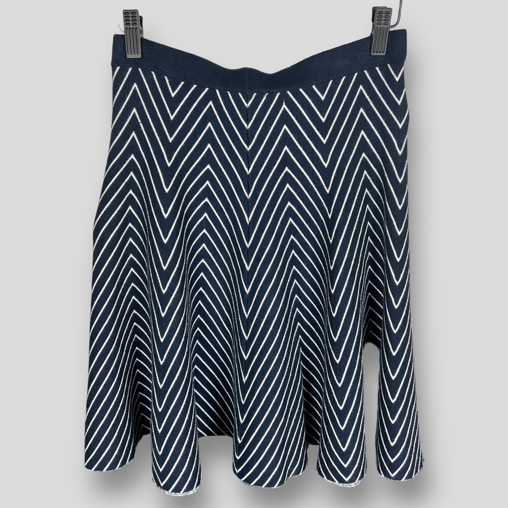Carmen Marc Valvo Chevron Black & White A Line Swing Flare Skirt.